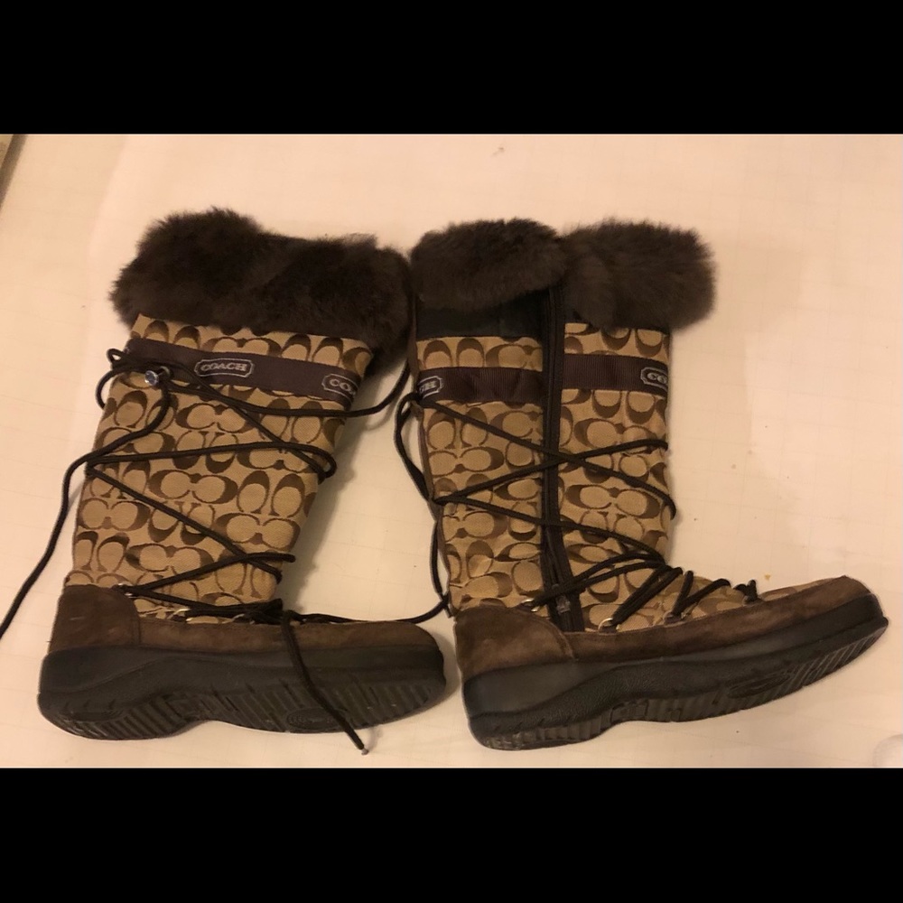 COACH Logo  Winter Boots Women Canvas/ Suede/ Fur SIze 8.5